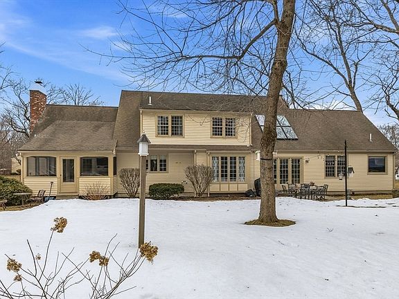 3rd image of 499 Chadwick Rd