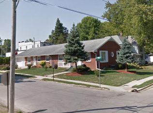 1102 S Pine Ave, Freeport, IL 61032