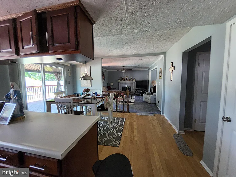 504 Parliament Rd — Photo 11
