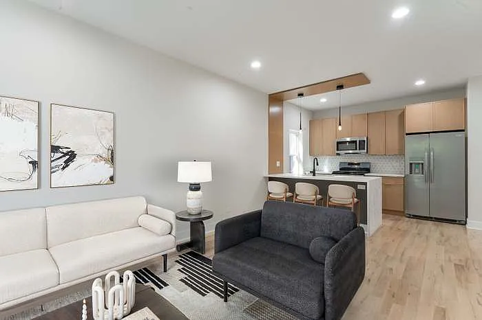 6404 S Vernon Ave #2 — Photo 5
