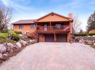 4424 S Labadie, Milford, MI 48380