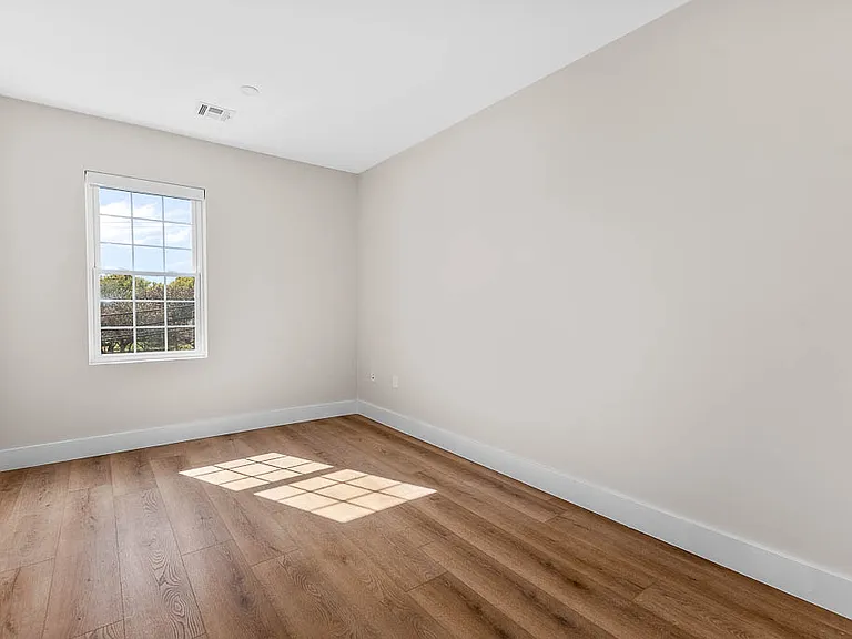 The Block at 22 Everett St — Photo 11