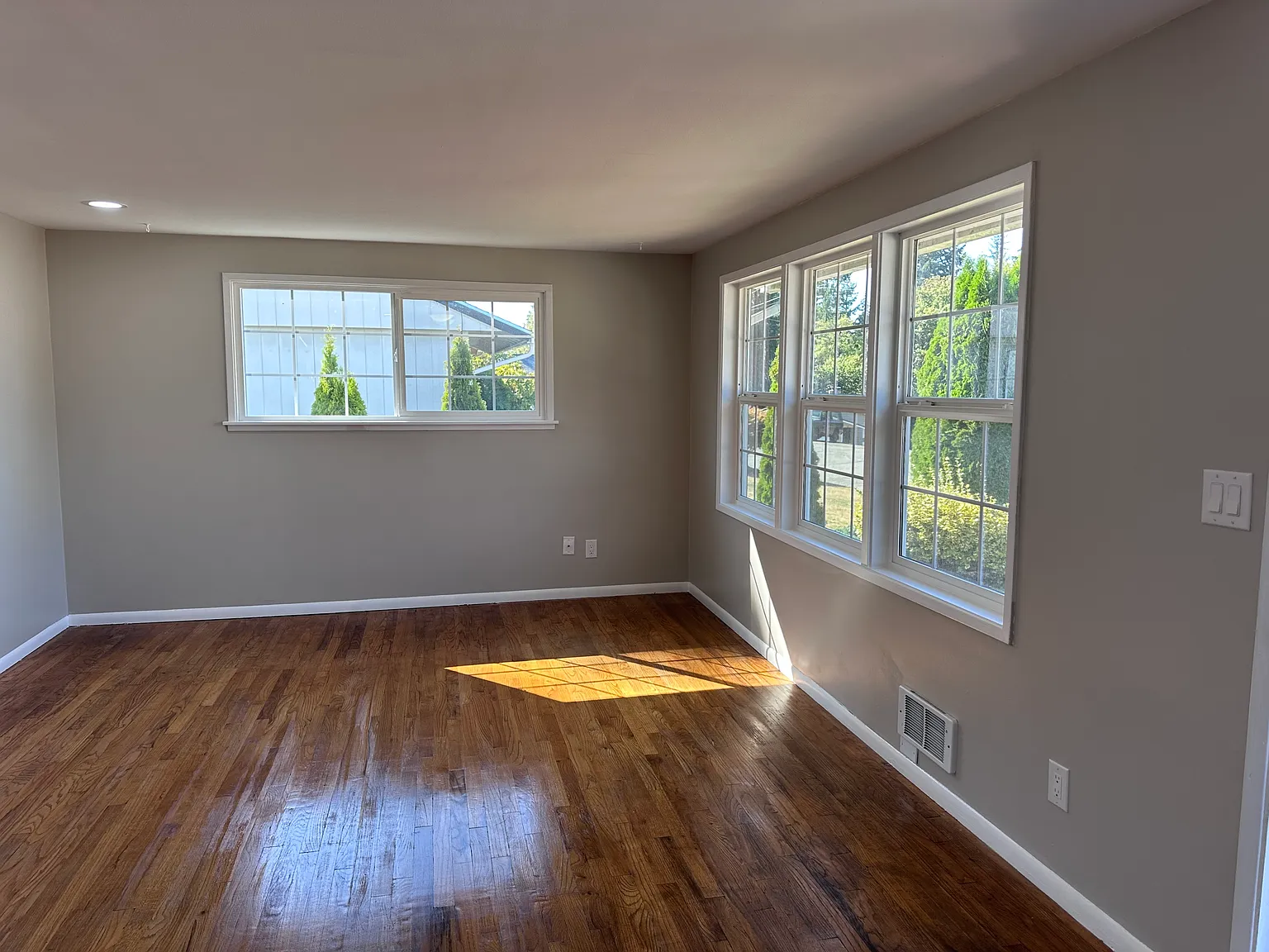 3 bed, 1300 sqft, $2,975 — Photo 4