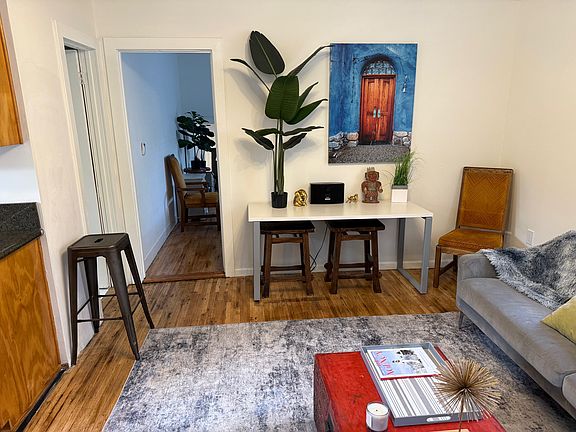 5th image of 3216 1/2 Sherwood Ave #3216.5