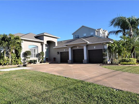 2nd image of 717 Shore Dr E