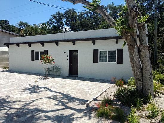 2nd image of 1717 Pasadena Dr.