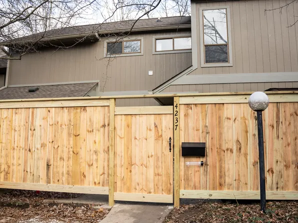 4237 Foxglove Trce, Indianapolis, IN 46237