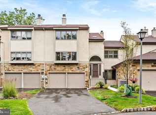 73 Woodmont Dr, Lawrence Township, NJ 08648