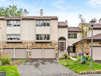 73 Woodmont Dr, Lawrence Township, NJ, 08648