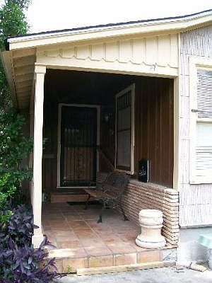 1st image of 419 SE HERMITAGE