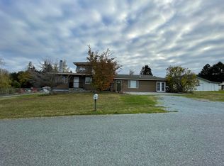 215 Haddon Rd, Anacortes, WA 98221