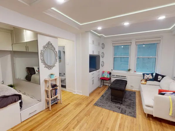 155 East 49th Street image 1 of 11