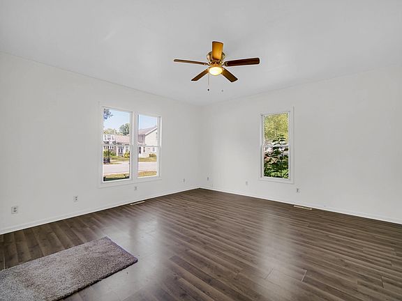 3rd image of 355 W Jefferson St