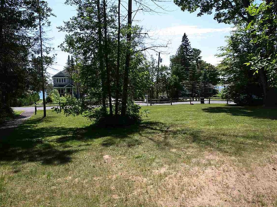 2nd image of 1284 Fern Ave