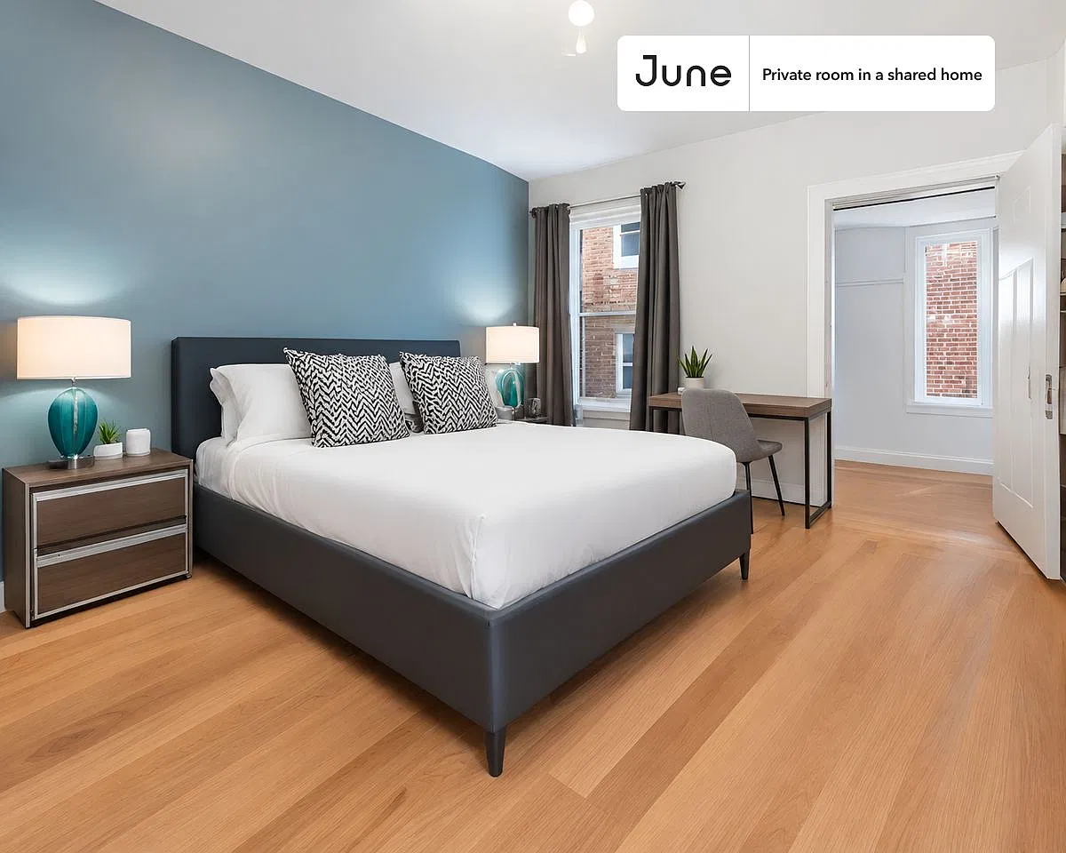 Queen bedroom in 5 bed/2 bath home in Allston #680 B — Photo 1