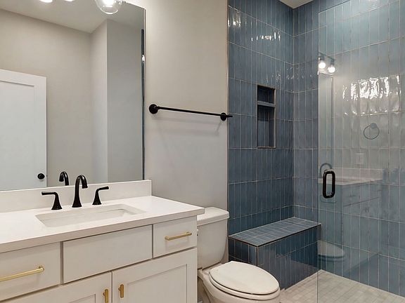 3rd image of 4908B Michigan Ave