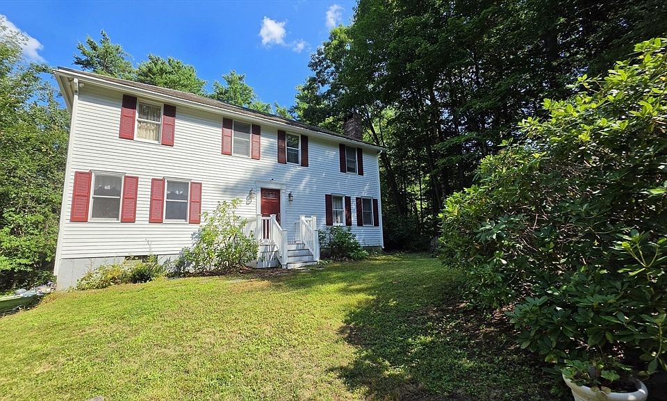 2nd image of 2 Greenleaf Dr