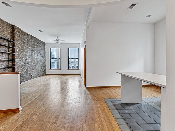 4th image of 2009 W North Ave APT 3A