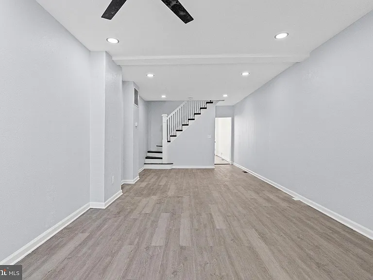 1669 N Milton Ave — Photo 4