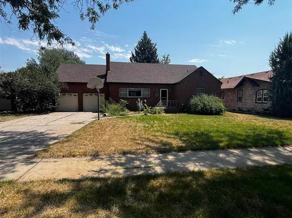 911 Emerson Ave, Alliance, NE 69301