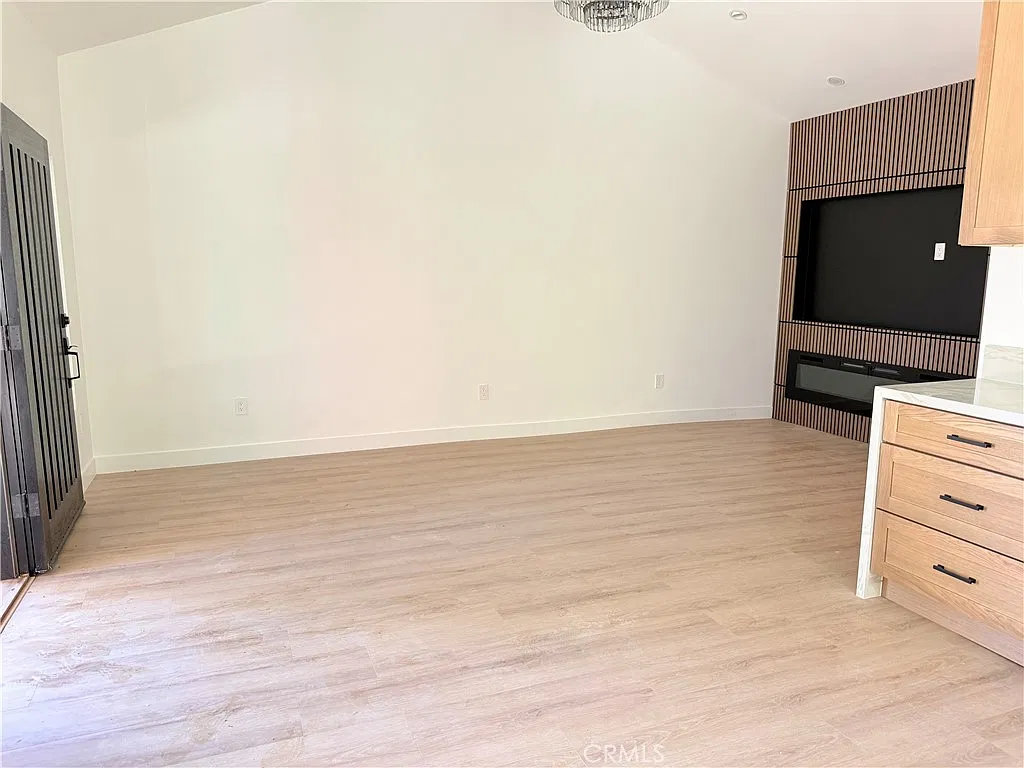 2 bed, 804 sqft, $3,500 — Photo 4