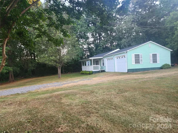 3004 Goble Rd, Hiddenite, NC 28636