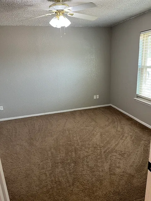 3 bed, 1153 sqft, $1,350 — Photo 3