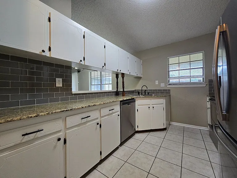 1710 Joy Dr — Photo 10