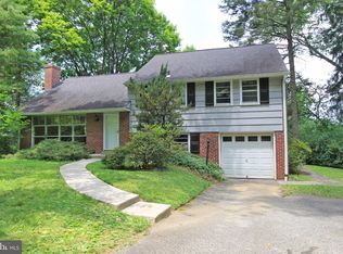 649 Pugh Rd, Wayne, PA 19087