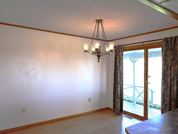5th image of 63 Riverview Cutoff