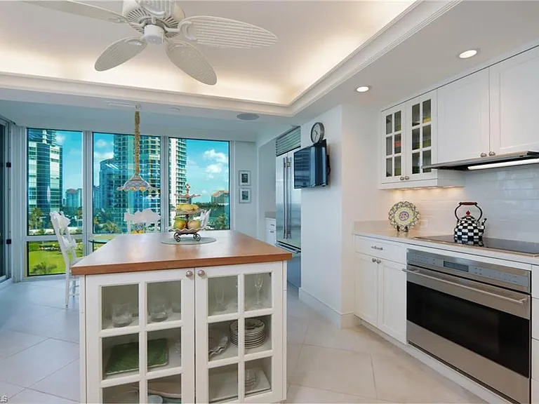 4651 Gulf Shore Blvd N #504 — Photo 8