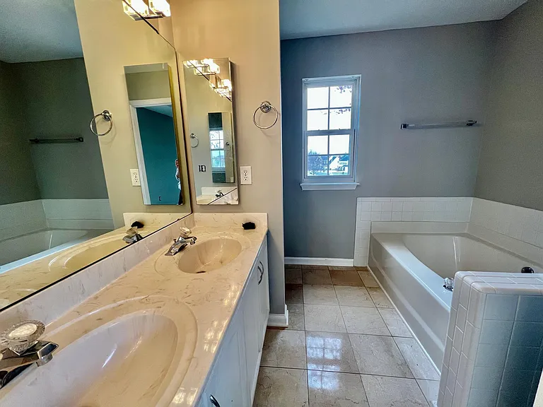 5311 Creft Cir — Photo 15