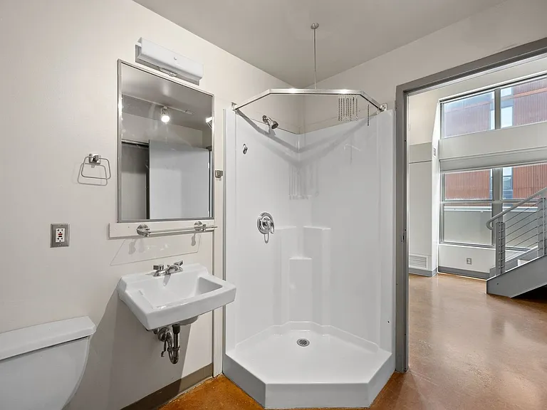 Whiteway Apartments — Photo 62