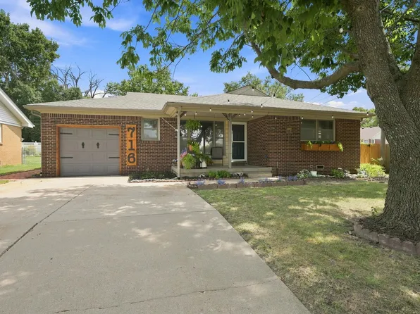 716 N Westview Dr, Derby, KS 67037