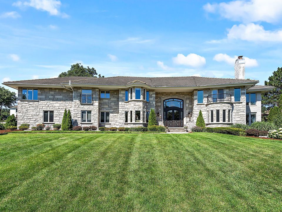 1611 Midwest Club Pkwy, Oak Brook, IL 60523 | Zillow