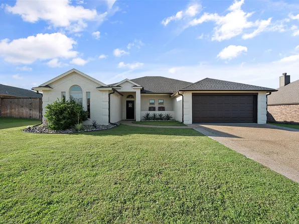 909 Winged Foot, Corsicana, TX 75110