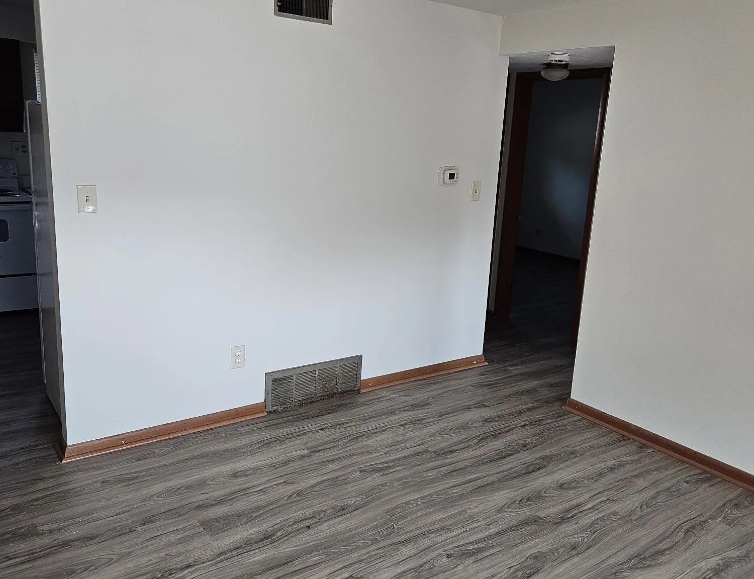 2 bed, $1,050 — Photo 2