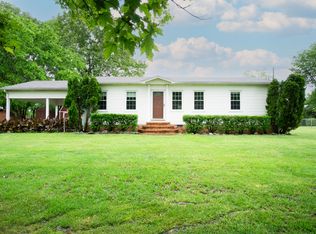 1035 Garton Rd, Burns, TN 37029