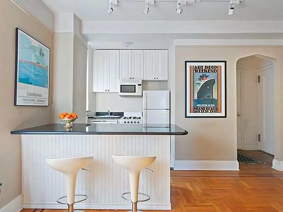 2nd image of 49 W 72nd St APT 16B