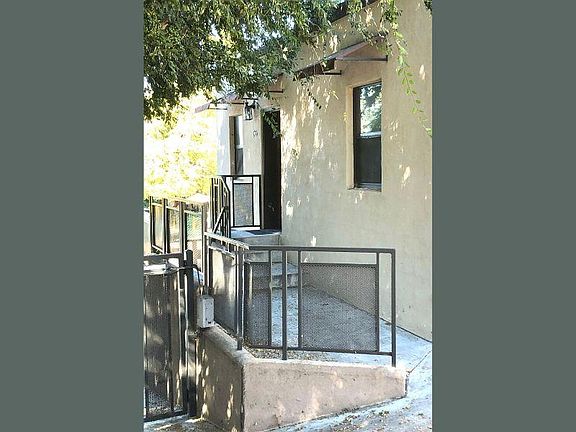 4th image of 1566 N Fair Oaks Ave
