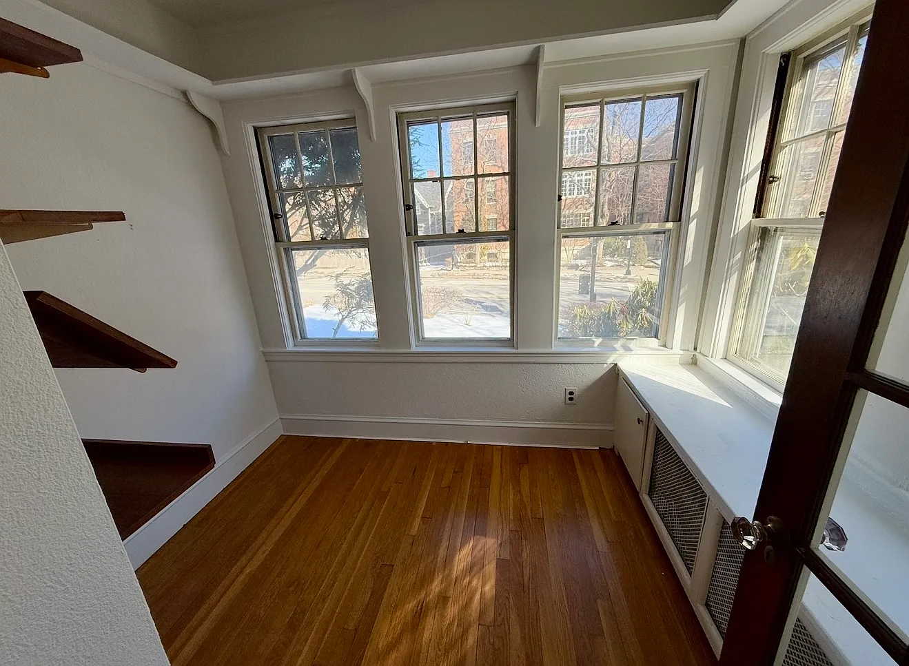 4 bed, 1.5 bath, 1980 sqft, $5,000 — Photo 4