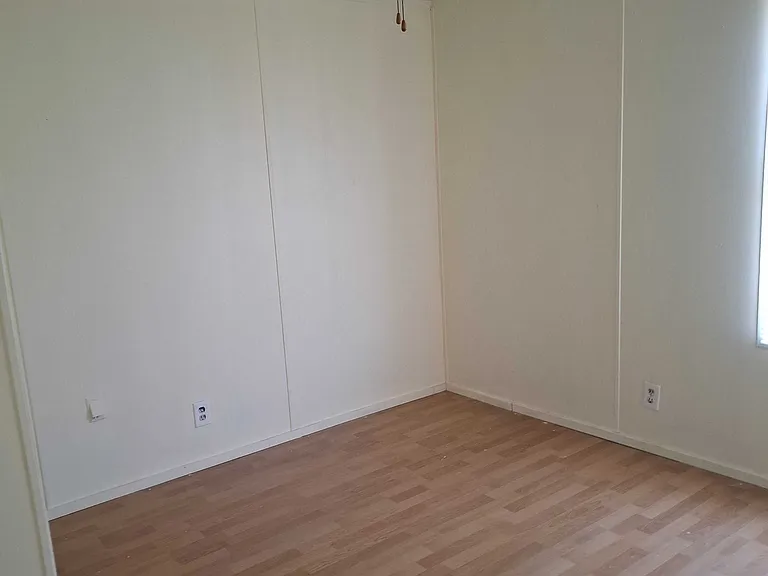 399 W Victory Ave — Photo 9