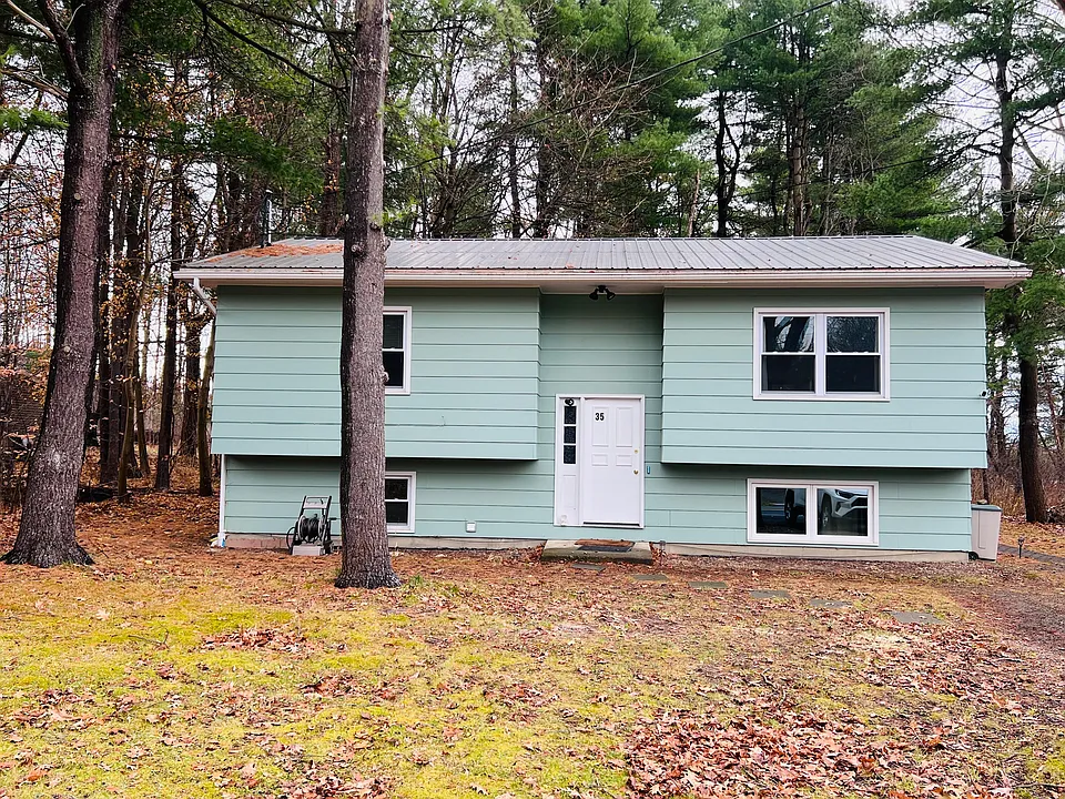 35 Dart Dr #A