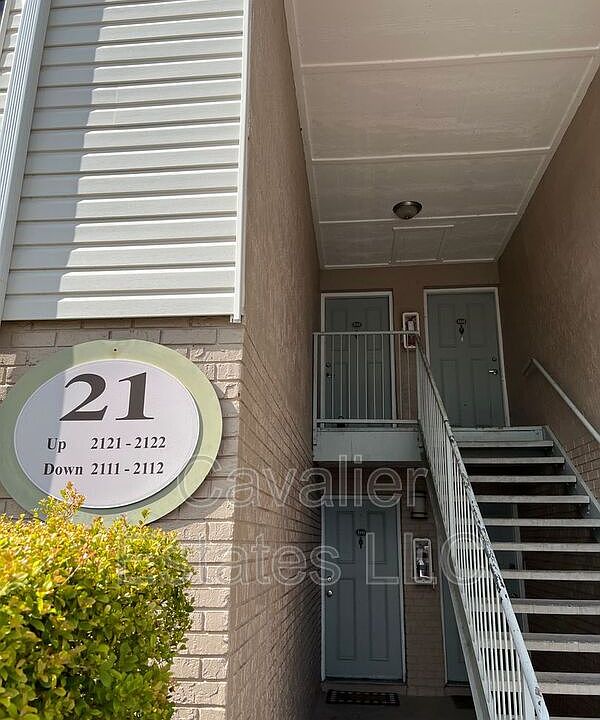 1st image of 7210 N Manhattan Ave APT 2121