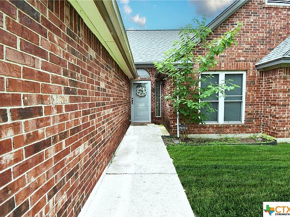 3rd image of 293 Thomas Dr