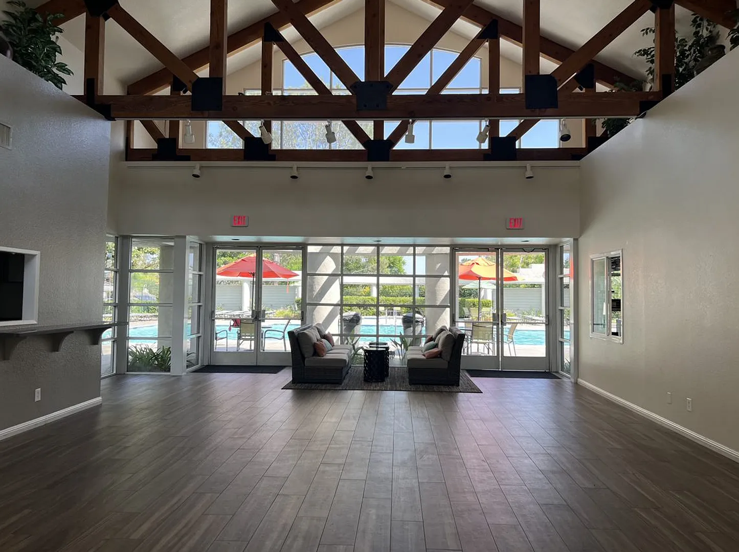 $500 Off First Month!! Amazing One Bedroom Condo In Desirable Aliso Viejo — Photo 2