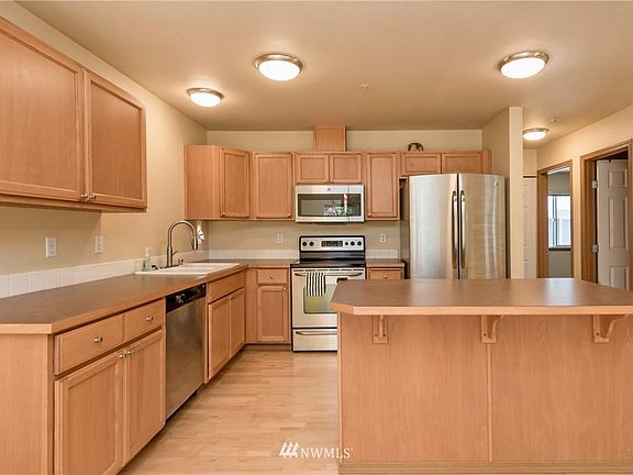 4th image of 10320 140th Street Ct E Unit 72