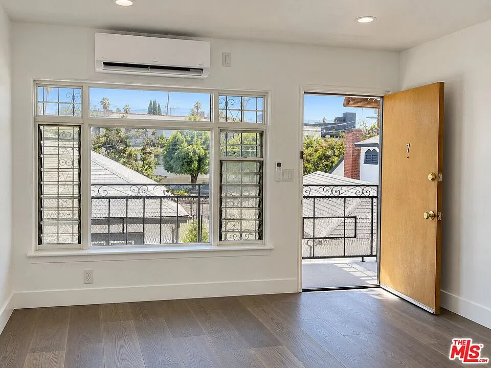 5806 La Mirada Ave #7