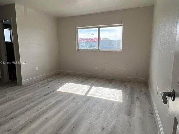 3rd image of 1300 NE 125th St #205