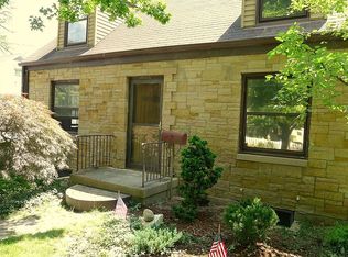 864 Bellclaire Ave SE, East Grand Rapids, MI 49506